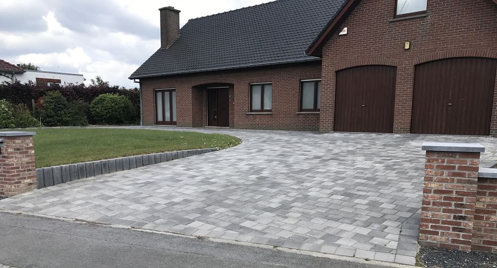 Les avantages des pavés en béton pour une terrasse