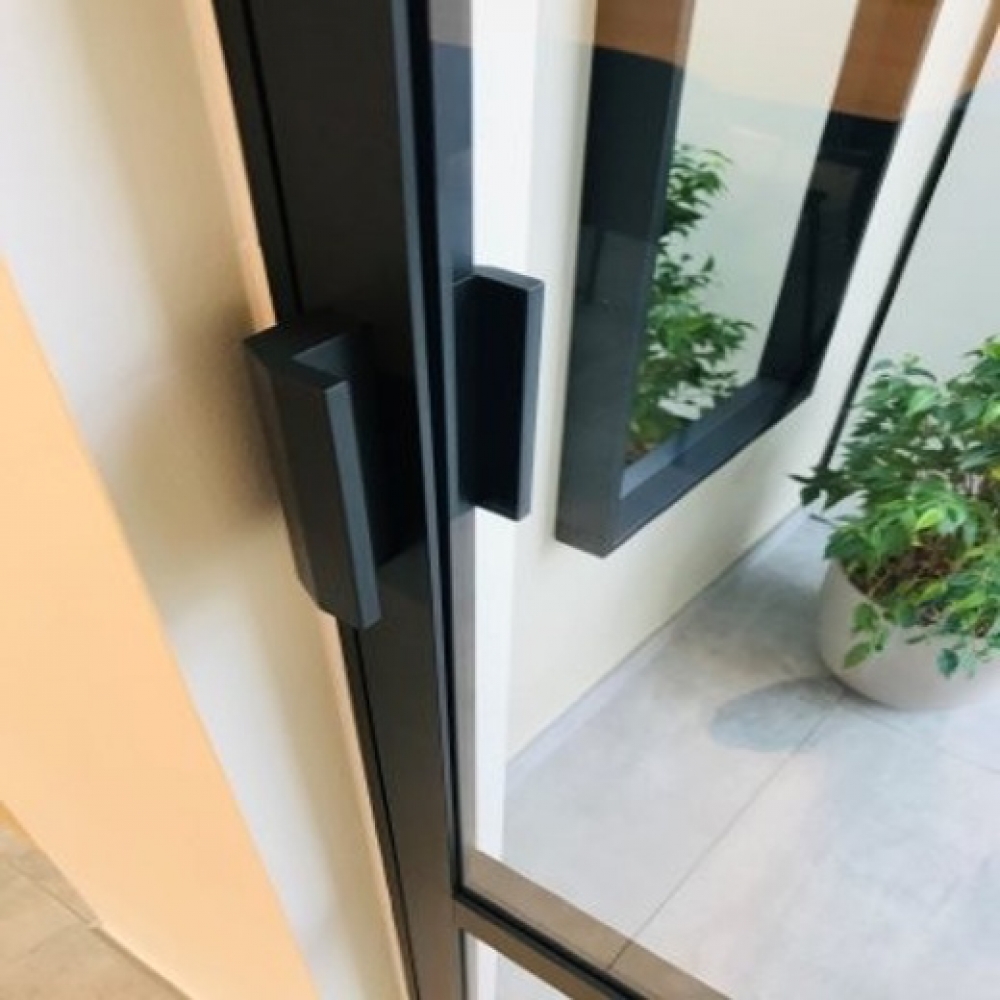 Porte IDA à 1 seule ouverture et fermeture à aimants