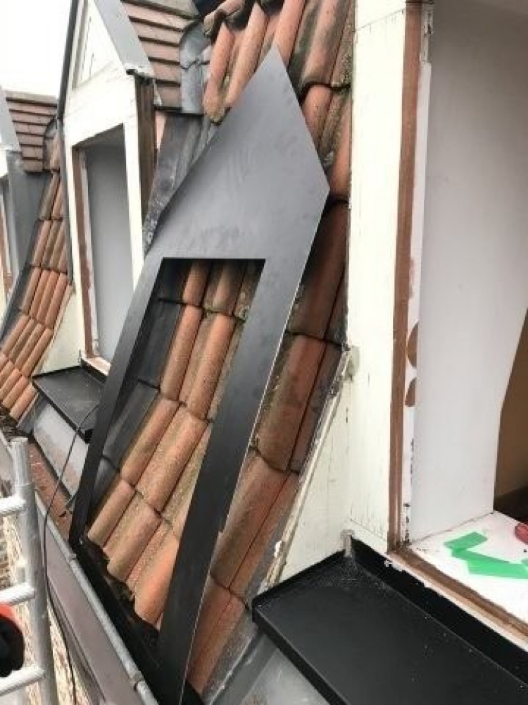 Fenêtres de toit en aluminium laquées noires - Profel