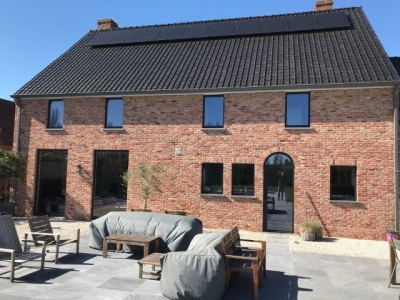 Châssis en aluminium gris noir 7021 avec fenêtres à cadre ouvrant caché, Inviso - Profel