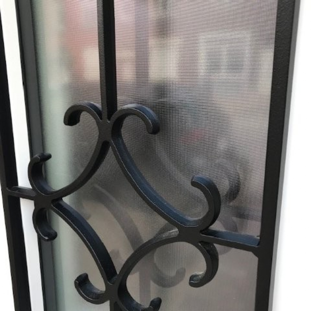 Porte en PVC blanc, avec panneaux à facette et grille imitation fer forgé