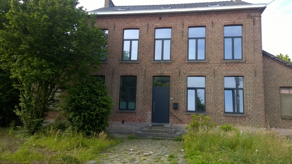 Châssis Aluminium gris foncé profil Fino